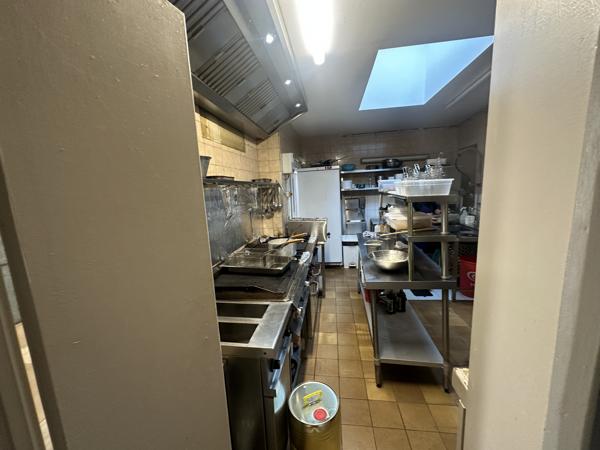 Fonds De Commerce
        
        - 294 m² Exclusivité 330 000 € *