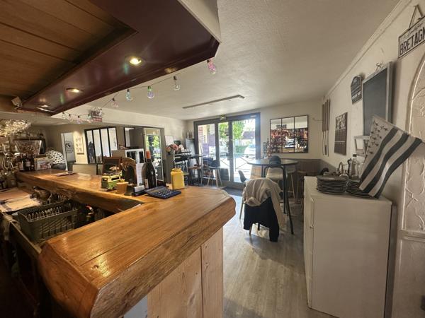 Fonds De Commerce
        
        - 294 m² Exclusivité 330 000 € *