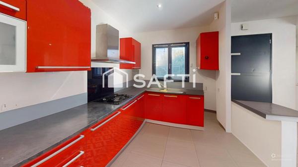 Maison moderne , en très bon état Chambre au Rez de chaussée