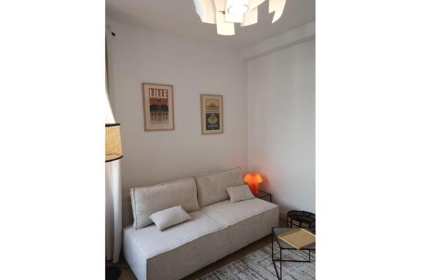 A LOUER : T2 à LA MADELEINE • • 960 € CC • Réf. 6128