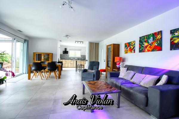 Villa d'exception à vendre 5 pièces avec piscine, jardin, terrasse et garage (34160)