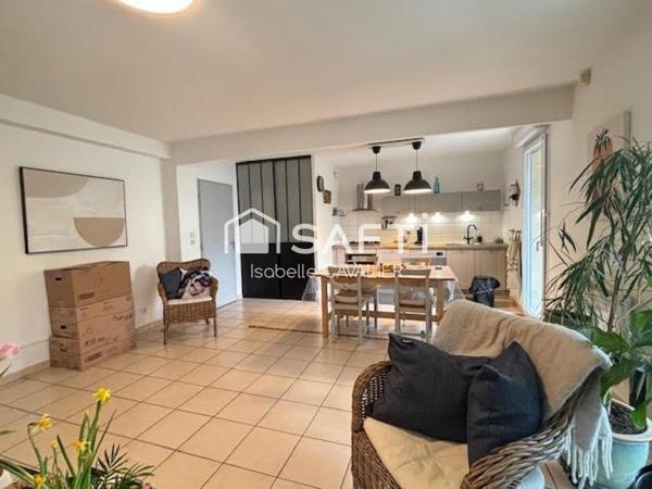 JOLIE MAISON MITOYENNE SUR MORIERES LES AVIGNON