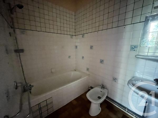 Immeuble à vendre  102 m 2   BEYREDE JUMET  - 65