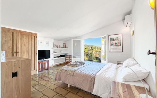 Maison à vendre    7 pièces •  La Colle-sur-Loup