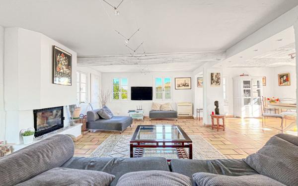 Maison à vendre    7 pièces •  La Colle-sur-Loup