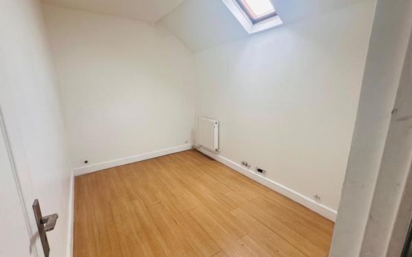 Immeuble à vendre    8 pièces •  Goussainville