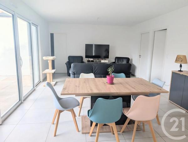 Maison à vendre  5 pièces - 94,12 m 2   TALMONT ST HILAIRE  - 85