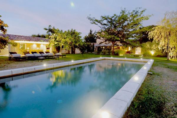 Cabrières-d'Avignon (84220) PROPRIETE 690 M2