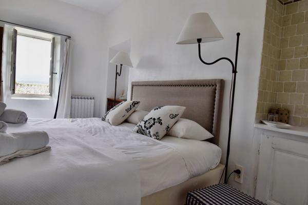 Cabrières-d'Avignon (84220) PROPRIETE 690 M2