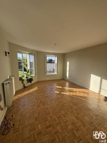 Location appartement 3 pièces 64 m² Saint-Denis-de-l'Hôtel