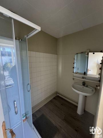 Location appartement 3 pièces 64 m² Saint-Denis-de-l'Hôtel