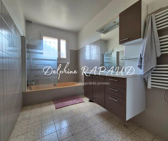 Maison familiale 5 chambres à proximité de toutes les commodités 138 m2
