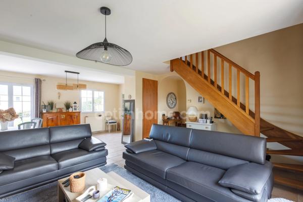 Proximité immédiate de Honfleur - Maison de 115 m2 - 3 chambres - Terrasses - Garage - Carport - Terrain 757 m2 -