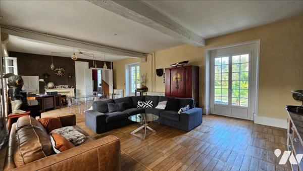 VENDOME PROPRIETE 300m² sur PARC 8975m²