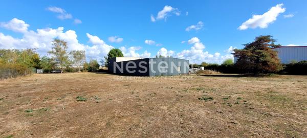 Local d'activité de 473m² sur parcelle de 3400m² en zone d'activité à st Cyr en Val