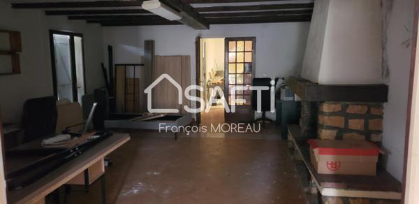 Maison 65 m2, Entrepot 250 m2, terrain 941 m2 Nemours