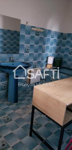 Maison 65 m2, Entrepot 250 m2, terrain 941 m2 Nemours