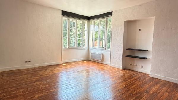 Appartement t4 avec terrasse et parking
