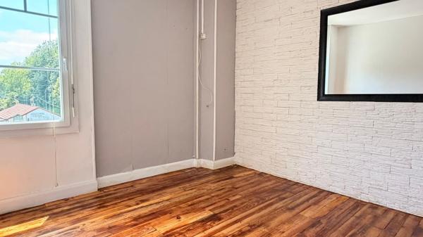 Appartement t4 avec terrasse et parking