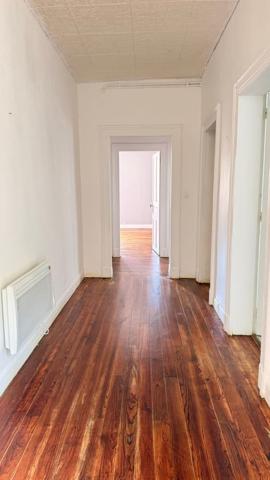 Appartement t4 avec terrasse et parking