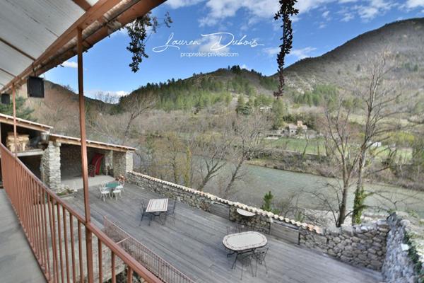 SERRES - Maison de ville 122m² avec jardin et dépendances