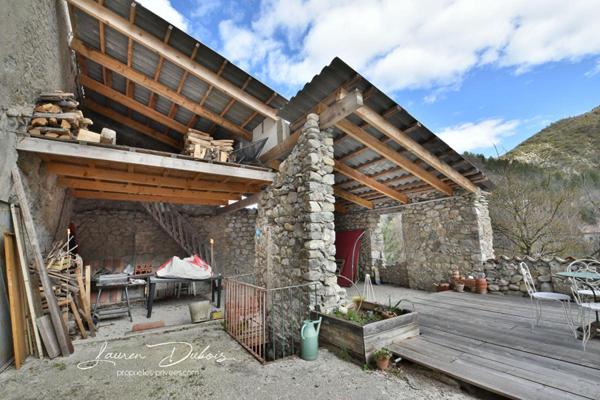 SERRES - Maison de ville 122m² avec jardin et dépendances