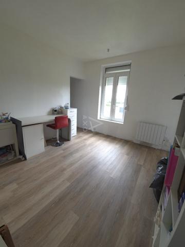 Maison individuelle 145m²-2 chambres, jardin et garage.