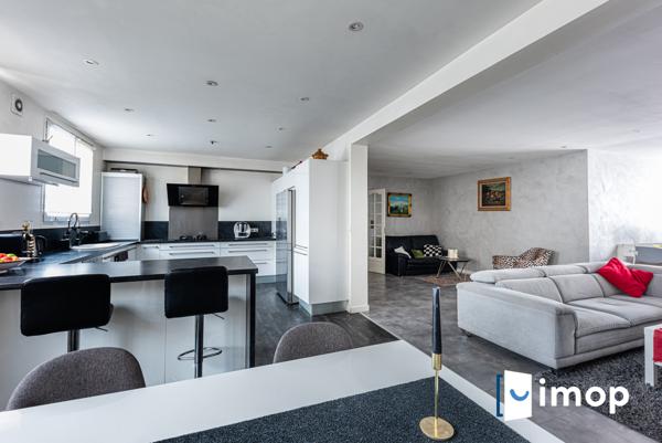 Proximité RER D. Maison de 220m2 avec dépendance et jardin