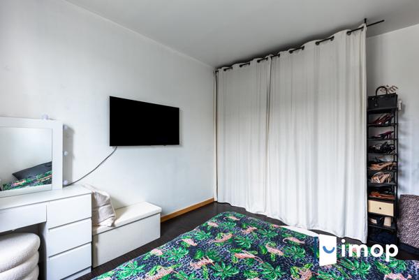 Proximité RER D. Maison de 220m2 avec dépendance et jardin