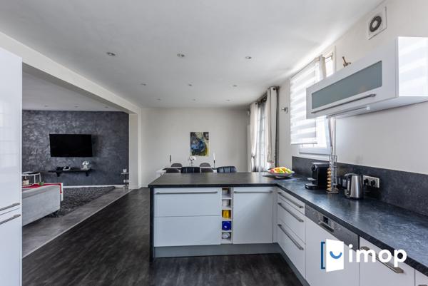 Proximité RER D. Maison de 220m2 avec dépendance et jardin