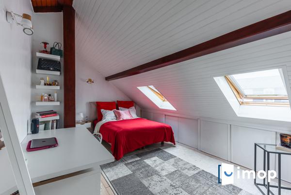 Proximité RER D. Maison de 220m2 avec dépendance et jardin