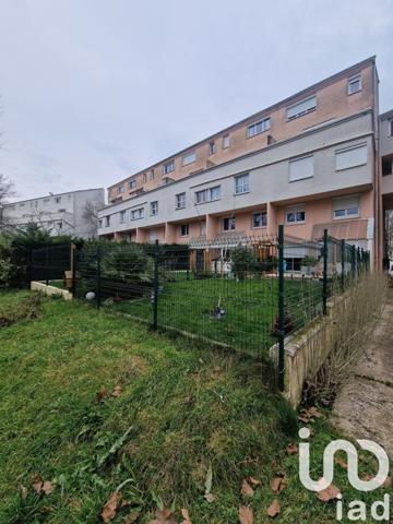 Appartement 4 pièces de 70 m² à Savigny-le-Temple (77176)