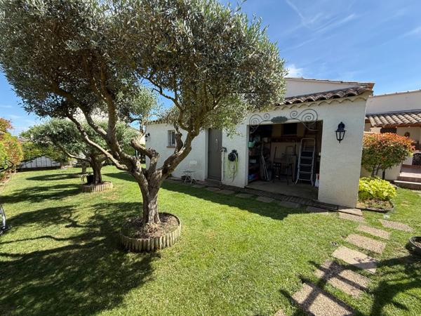 Maison à vendre 6 pièces 130 m2, dépendance, piscine, jardin  LAURIS (84)