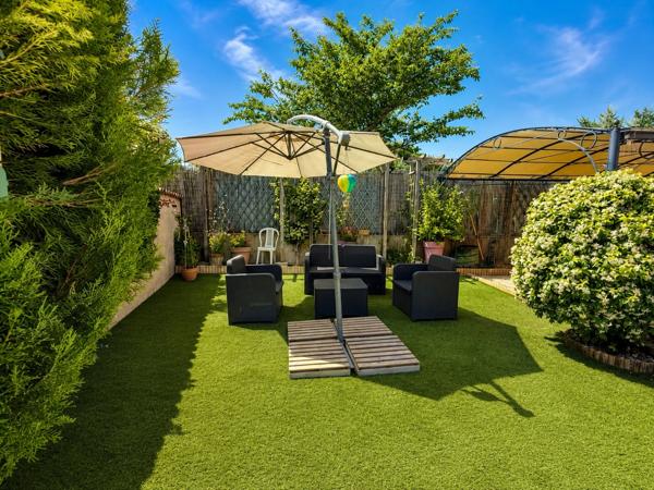 Maison à vendre 6 pièces 130 m2, dépendance, piscine, jardin  LAURIS (84)