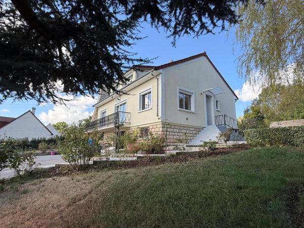 Maison
         7 pièces
        - 150 m² 399 000 €*