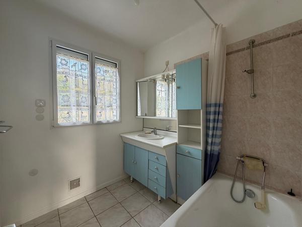 Maison
         7 pièces
        - 150 m² 399 000 €*