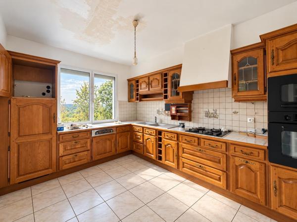 Maison
         7 pièces
        - 150 m² 399 000 €*