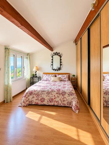 Maison
         7 pièces
        - 150 m² 399 000 €*