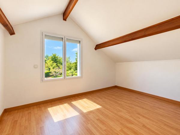 Maison
         7 pièces
        - 150 m² 399 000 €*