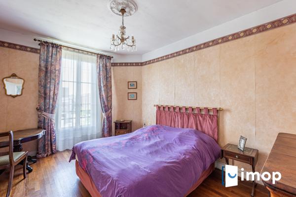 Meulière indépendante 4 chambres sur grand terrain de plus de 1000 m2