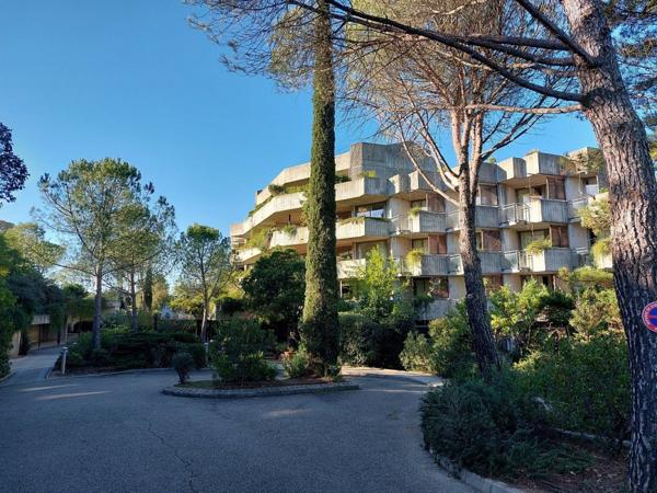 INVESTISSEMENT LOCATIF – Grospierres – Résidence de Tourisme SOWELL HÔTELS Ardèche - 6,48% de rentabilité