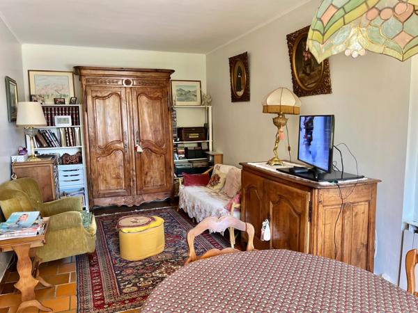 Grande maison familiale avec jardin et dépendances