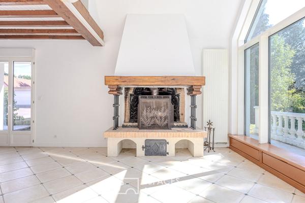 Grande maison familliale avec gite independant et étang privé à Bray sur Somme