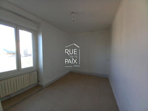 79390 THENEZAY Maison Thenezay 9 pièce(s) 194 m2