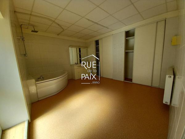 79390 THENEZAY Maison Thenezay 9 pièce(s) 194 m2