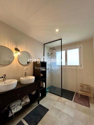 Maison à Cholet, 49300 - 6 pièces 150m²