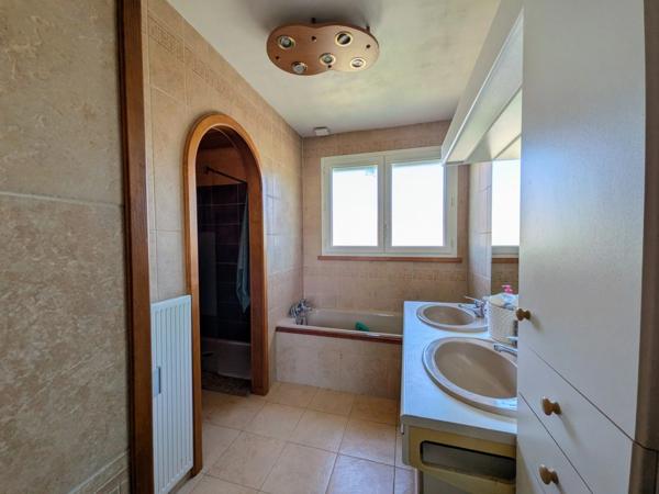 Maison à vendre 116.5 m² - NUAILLE (49)