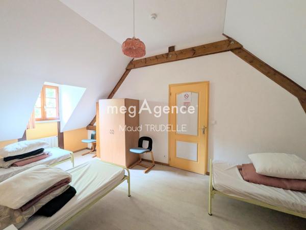 Immeuble à SAINT-SATURNIN, 72650 - 275m²