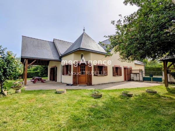 Immeuble à SAINT-SATURNIN, 72650 - 275m²