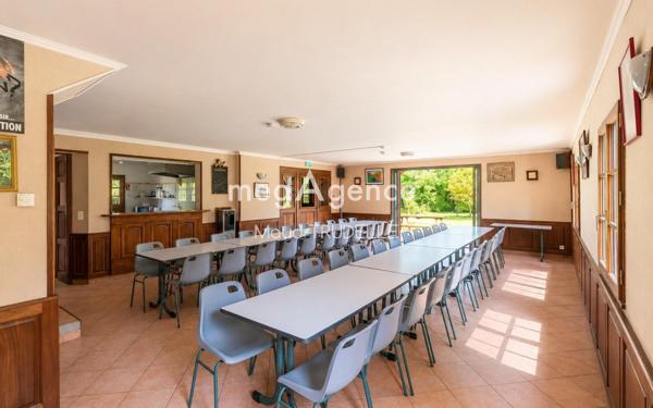 Immeuble à SAINT-SATURNIN, 72650 - 275m²